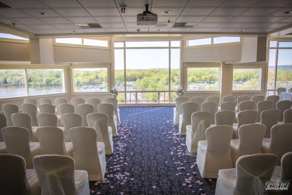 Summit Room // Photo By: Eric Vest Photography